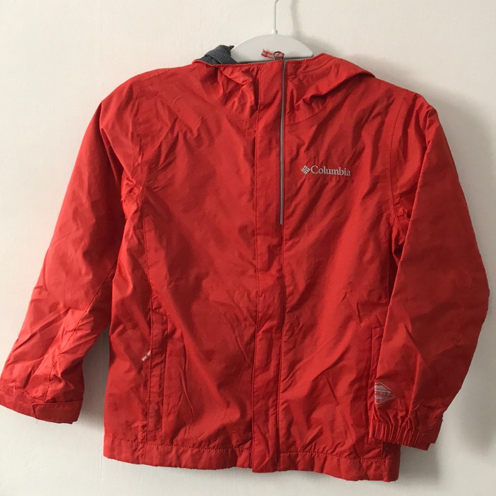 Columbia windbreaker full zipper Jacket.